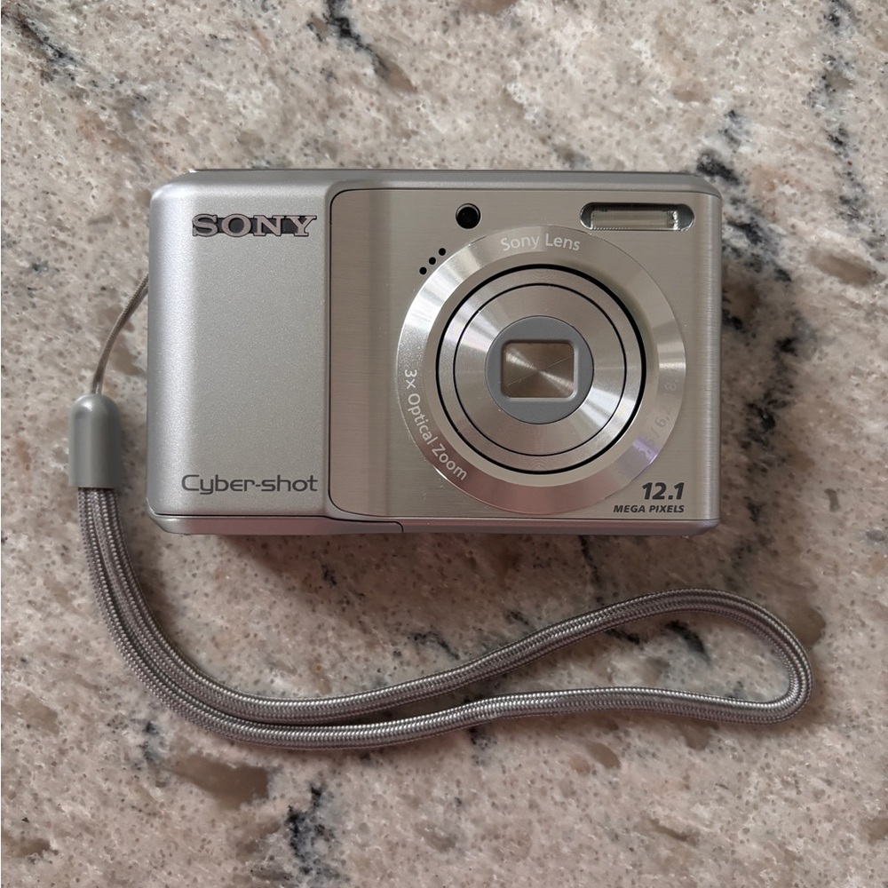 Sony Cyber-shot S2100 Digital Camera